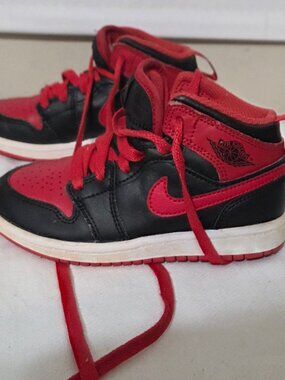 Nike Air Jordan 1 Mid Athletic Shoes ‘Alternate Bred’ (DQ8424 060) - SIZE 11C